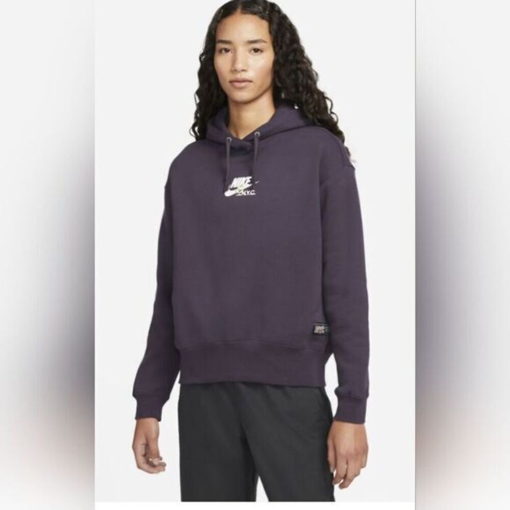 Nike Big‎ on the Apple Women's Sportswear Hoodie size 2XL.